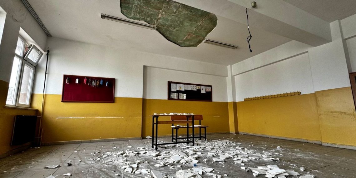 Samsun’da okulun tavanındaki alçı döküldü: 7 öğrenci hafif yaralandı