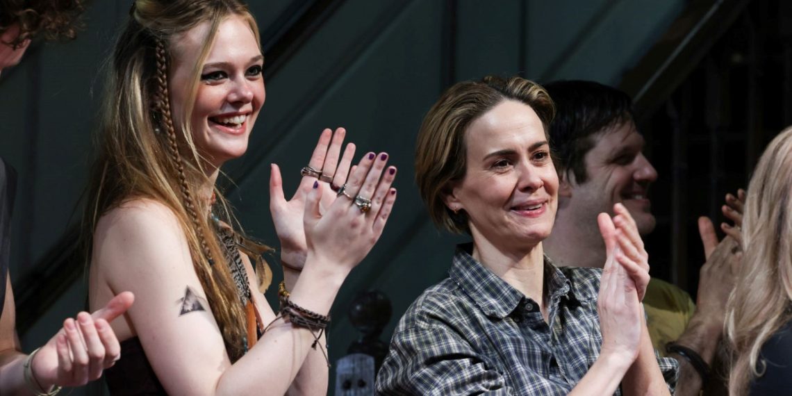 Sarah Paulson ve Elle Fanning’den Broadway gösterisi