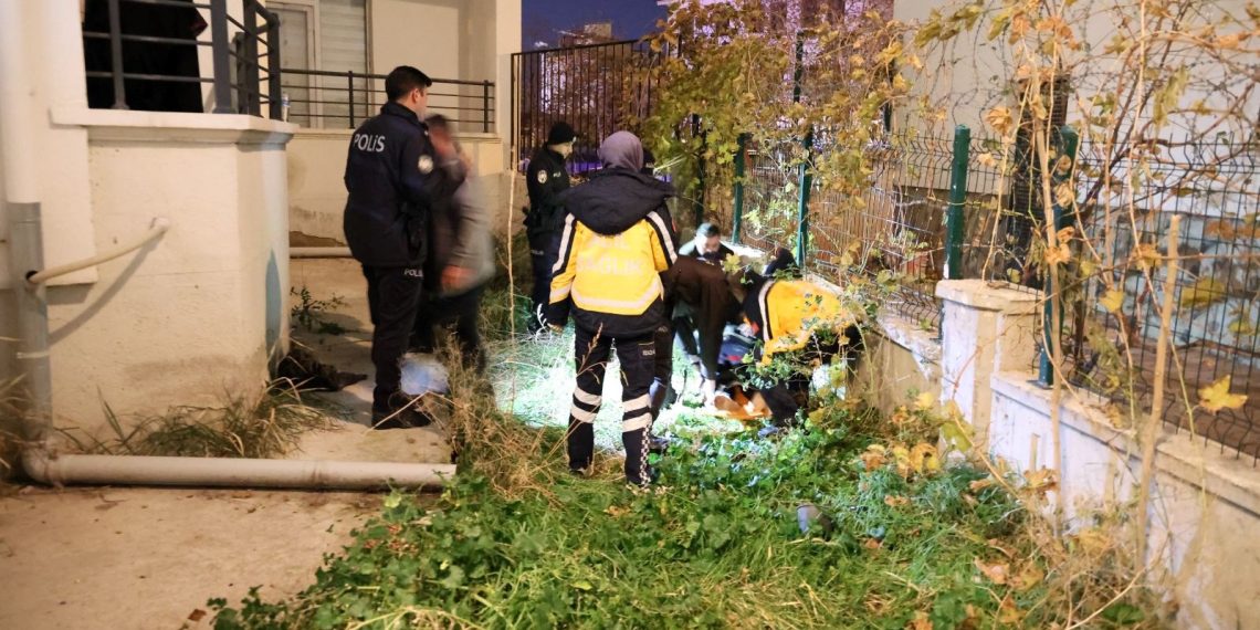 Sevgilisiyle tartışan bayan 3. kattaki rezidansın balkonundan düştü