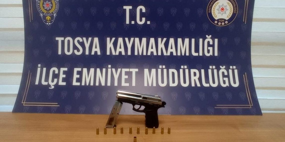 Silah sesi gelen konut polisi harekete geçirdi, ruhsatsız tabanca ele geçirildi
