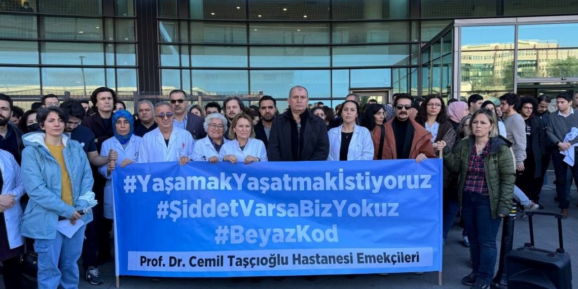 Şişli’de sıhhatte şiddete protesto