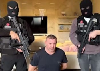 SON DAKİKA HABERİ: Kırmızı bültenle aranan organize kabahat örgütü önderi Eric Schroeder İstanbul’da yakalandı