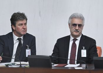 Tamer Karadağlı ve Tan Sağtürk Meclis’te bütçe görüşmelerini izledi