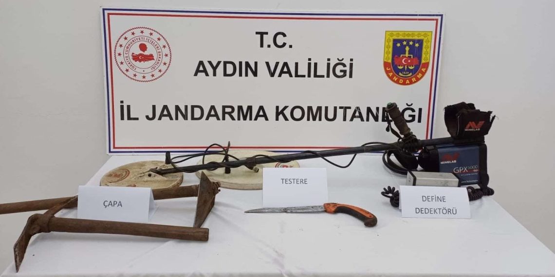 Tarihi eser ararken suçüstü yakalandı