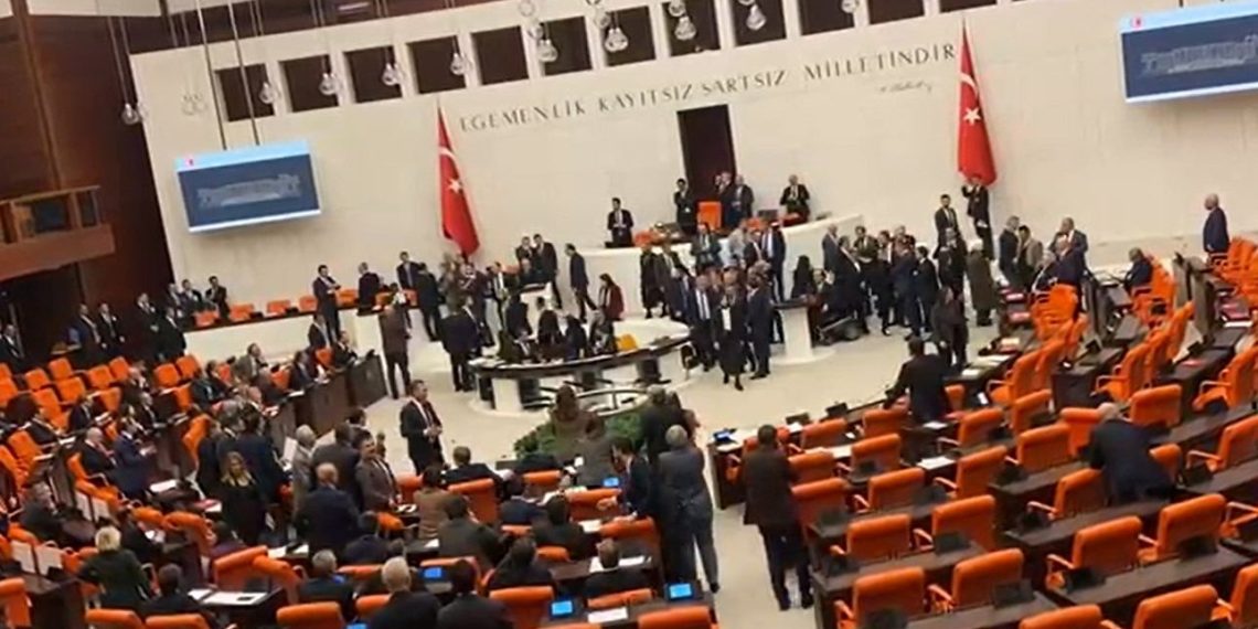 TBMM’deki bütçe görüşmelerinde gerginlik