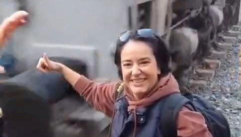 Trenle selfie çekerken vefattan döndü