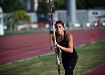 Ulusal atlete trafikte atak