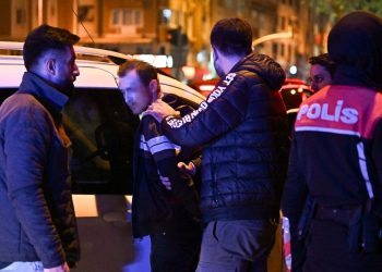 Uygulamadan kaçan alkollü şoför polis aracına çarpınca yakalandı