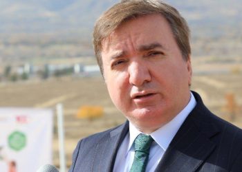 Vali Aydoğdu’dan kar tatili isteyen öğrenciye nasihat üzere karşılık