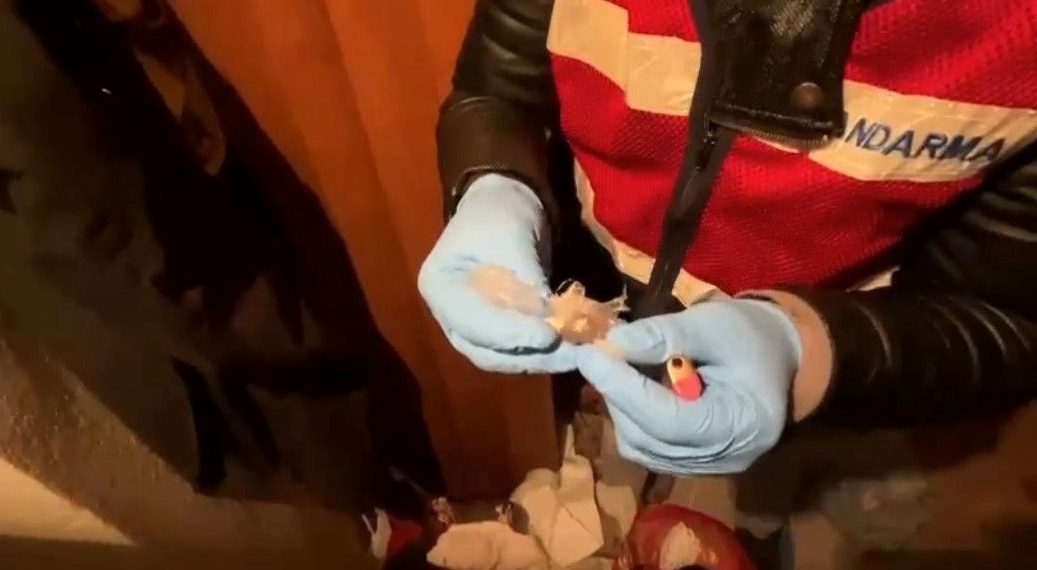 Van ve Hakkari’de uyuşturucu operasyonu: 7 gözaltı