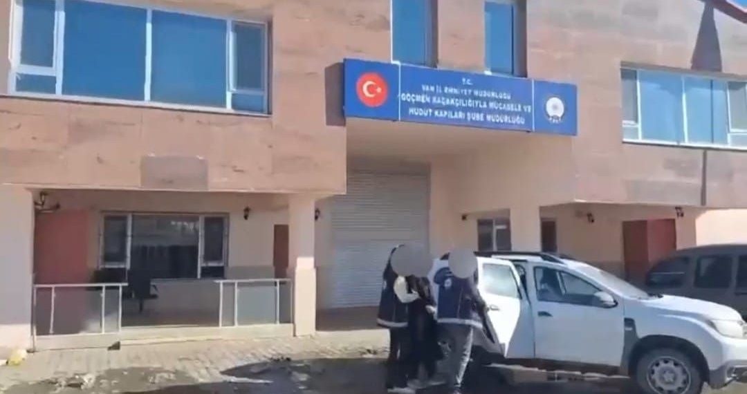 Van’da göçmen kaçakçılığına 9 tutuklama