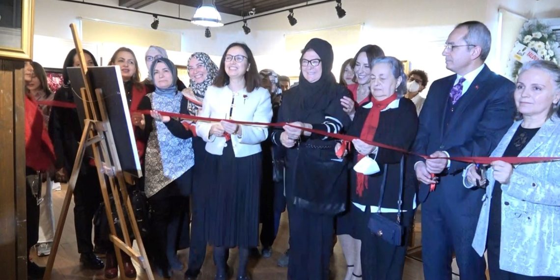 Yalova’da 100. Yıl 100 Eser Karma Standı açıldı