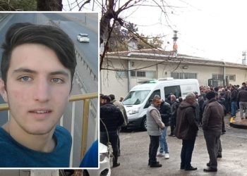 Yemek siparişi götüren motosikletli refüje çarpıp hayatını yitirdi