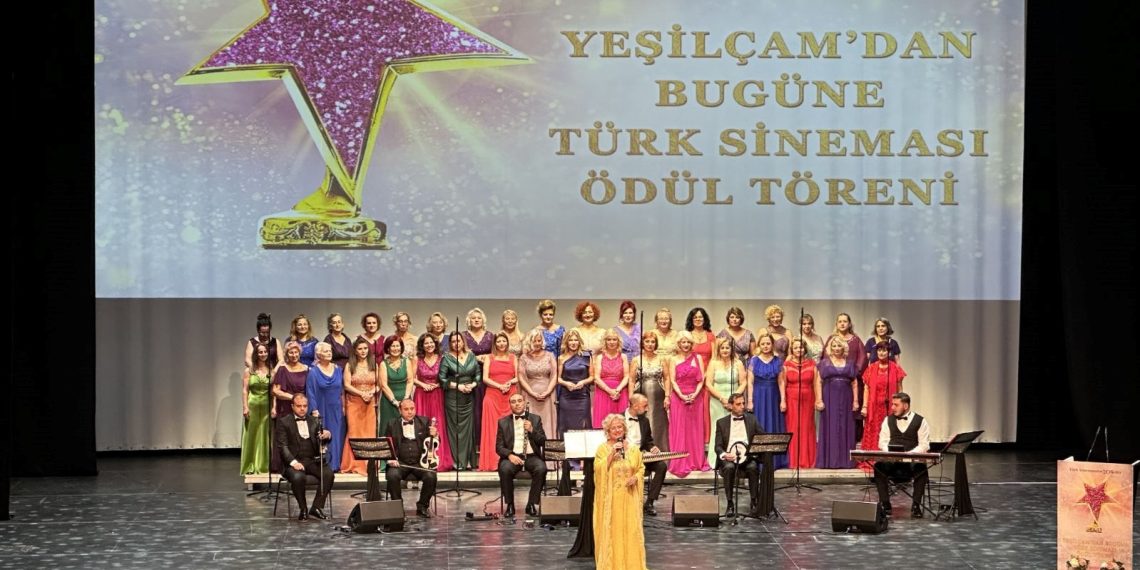 Yeşilçam’dan Bugüne Türk Sineması ödül merasimi Atatürk Kültür Merkezi’nde yapıldı