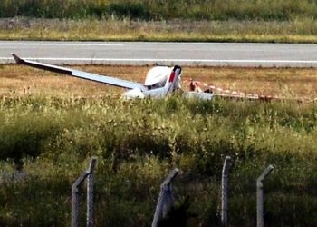 Yunanistan’da askeri eğitim uçağı düştü