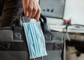 Yunanistan’da Covid-19 ve grip olaylarında artış: Maske takılması önerildi