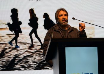 Zeki Demirkubuz kimdir? (Zeki Demirkubuz filmleri)