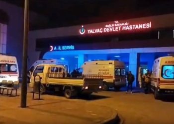 Yurtta kalan 130 öğrenci yemekten zehirlendi