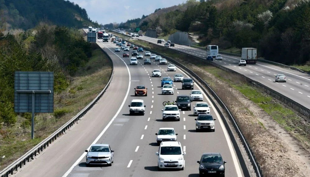 Bayram dönüşü trafikte büyük yoğunluk