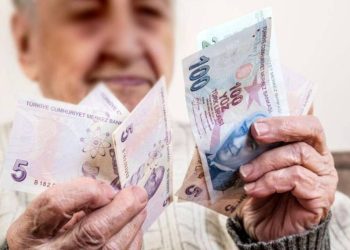 Emeklilere bayram sürprizi: Maaşlar erken ödenecek!
