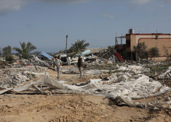 İsrail, Filistinlilerin sığındığı “güvenli bölgeye” saldırdı: En az 50 kişi öldü
