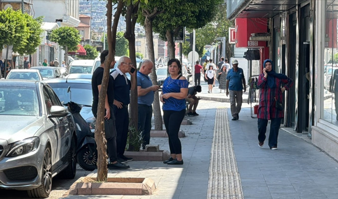 Suriye’de art arda iki deprem: Türkiye’de de hissedildi