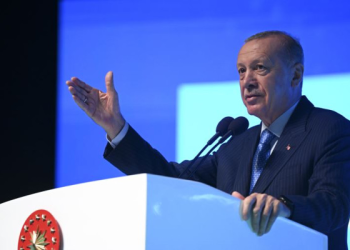 Erdoğan: Bu kılıçları kime çekiyorsunuz