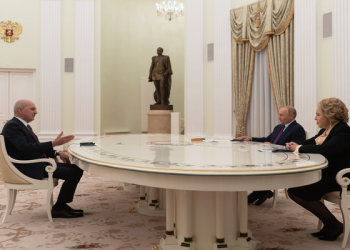 TBMM Başkanı Kurtulmuş, Putin ile görüştü