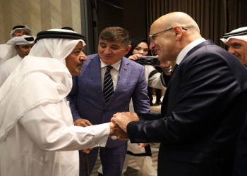 Bakan Şimşek, Katar’da yatırımcılarla bir araya geldi