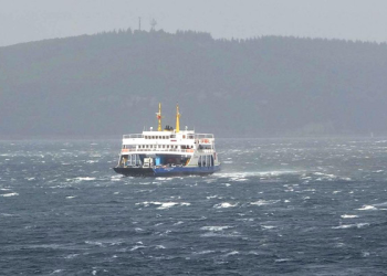 Çanakkale’de bazı feribot seferleri iptal edildi