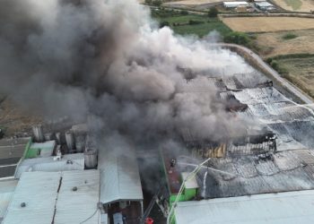 Balıkesir Gönen’de fabrika yangını: Alevlere müdahale ediliyor