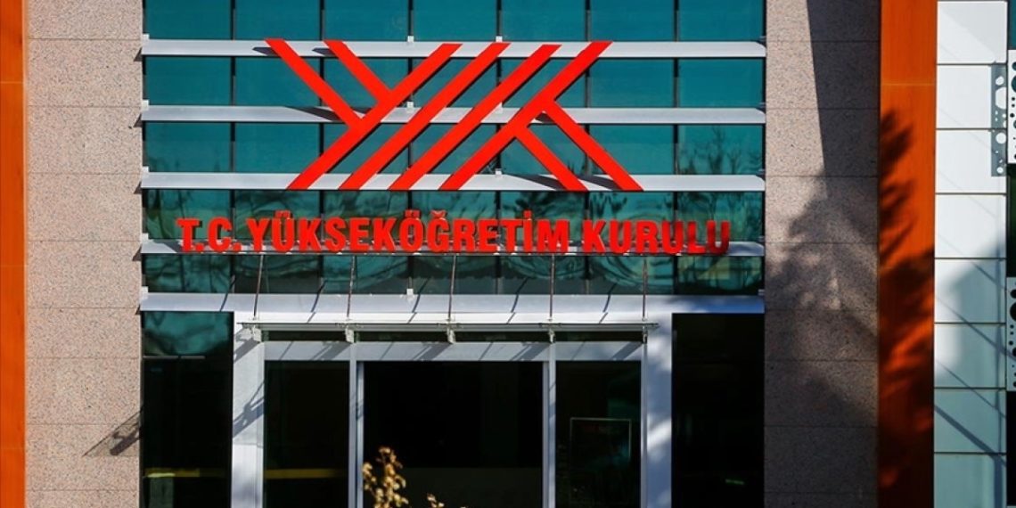 Danıştay’dan YÖK’ün hukuk fakültesi barajı için durdurma kararı