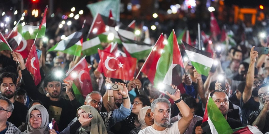 ”Gazze’ye umut ışığı” İstanbul’dan yükseldi!