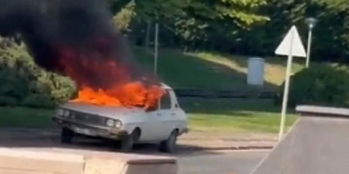 TBMM binası önünde beyaz Toros ateşe verildi