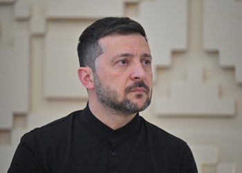 Zelenskiy: Ana meseleler Ukrayna-ABD-Rusya üçlü formatında çözülmeli