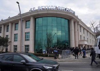 Beykoz’da peş peşe istifalar: Üç isim CHP’den ayrıldı