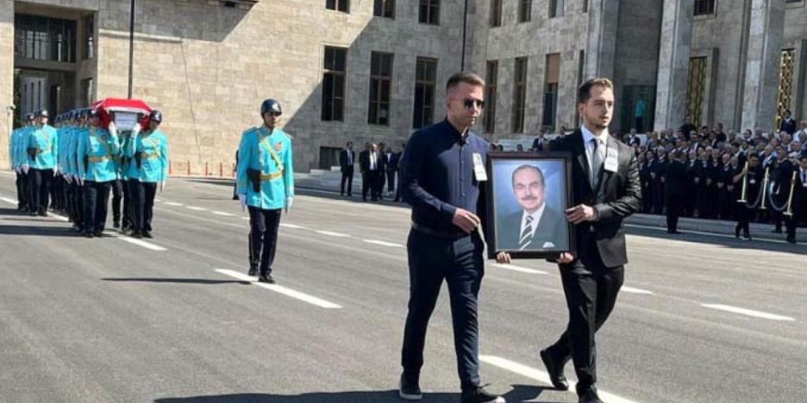 Eski Bakan Güner için Meclis’te tören