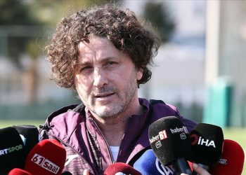 Fatih Tekke’den sert sözler: Ülkede futbol oynanmıyor