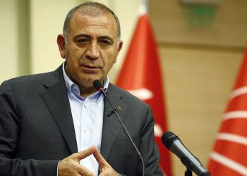 Gürsel Tekin iddiaları yalanladı: Baba evine gideceğiz
