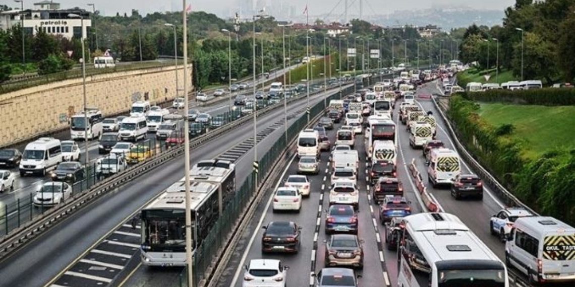 İstanbul’da bazı yollar trafiğe kapatıldı! İşte alternatif güzergahlar
