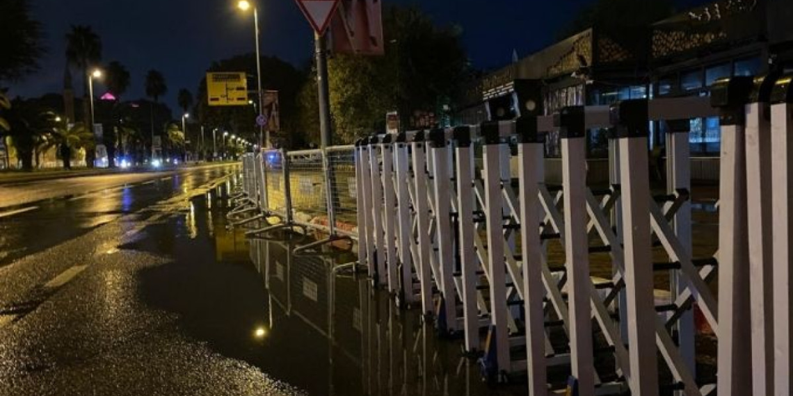 İstanbul’da yollar trafiğe kapatıldı