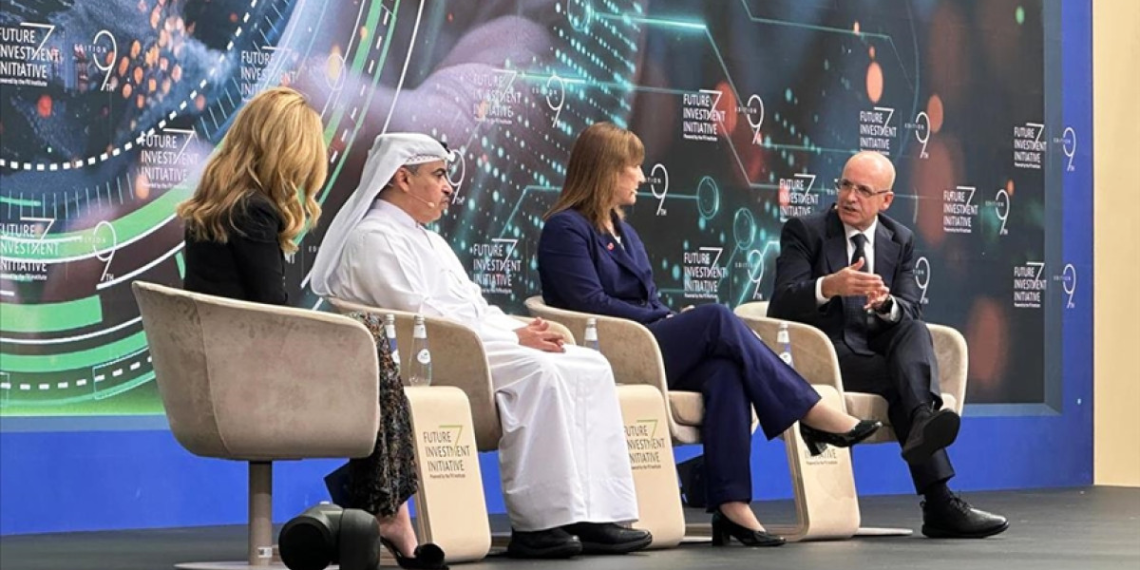 Şimşek’ten küreselleşme ve yoksulluk mesajı!