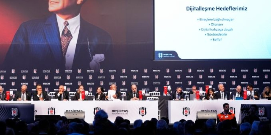 Beşiktaş’ta Hasan Arat dönemi ibra edilmedi