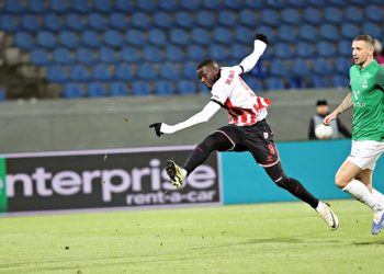 Samsunspor liderlik koltuğunu bırakmadı