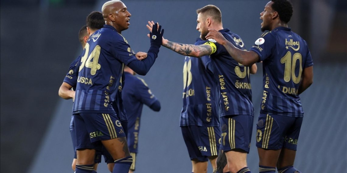 Fenerbahçe, Eyüpspor’u 3 golle geçti