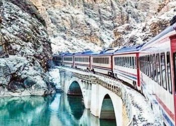 Turistik Doğu Ekspresi’nin yeni sezon ilk seferi Kars’a ulaştı