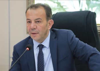 Bolu Belediye Başkanı Tanju Özcan gözaltına alındı