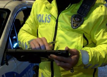 Trafikte yeni düzenlemeler yürürlükte! Cezalar katlandı