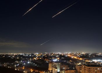 Devrim Muhafızları: ABD gemisi hedef alındı